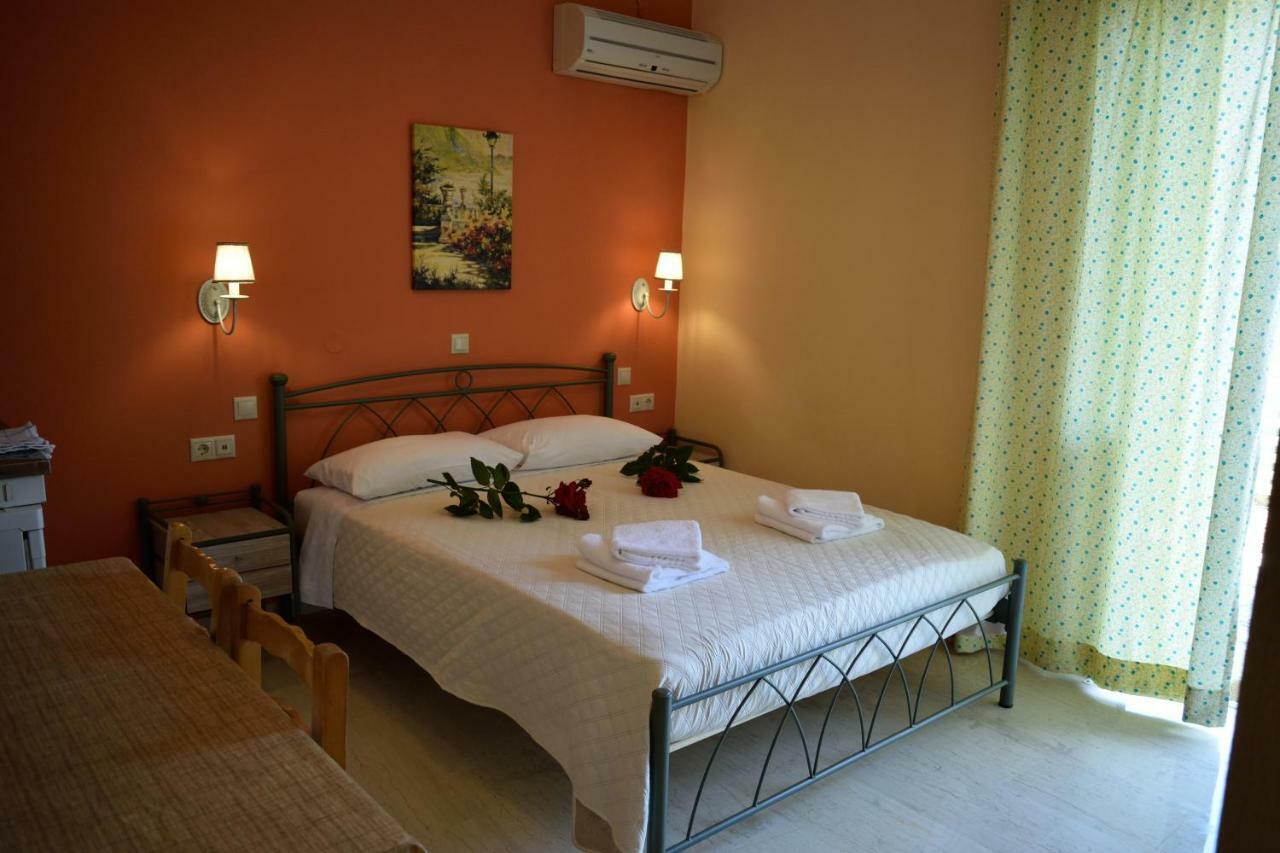 Stamoulis Apartments Agia Efimia Eksteriør bilde